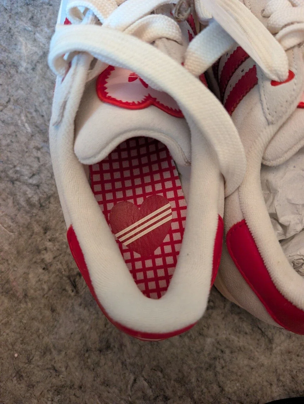 adidas Womens Superstar II White/Red Stripe & Heart Laces New W Tags Size 6